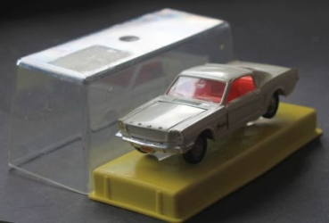 Dinky Toys England Ford Mustang Fastback 1966 DieCastmodel in original box (8261)